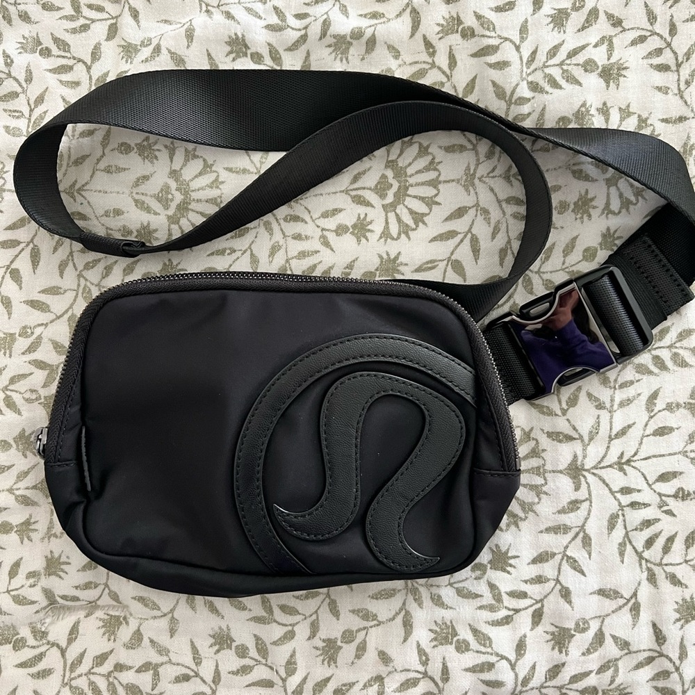 Lululemon Belt bag